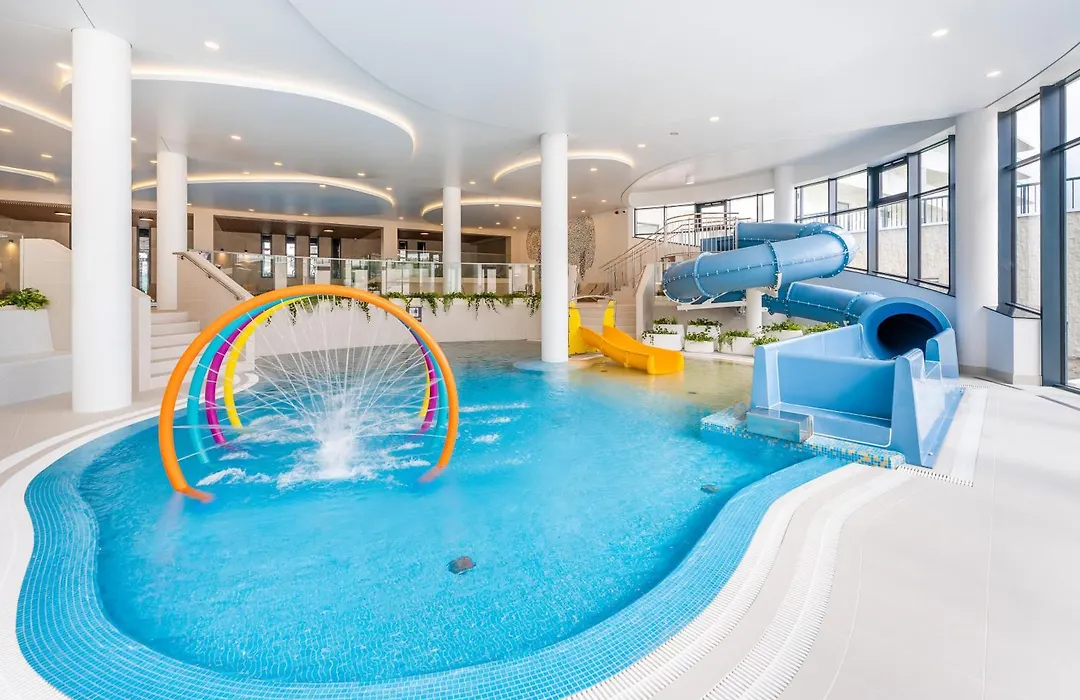 Lulu Apartments - FINN - Apartament 3pokojowy Polanki Aqua, basen siłownia i garaż w cenie-1